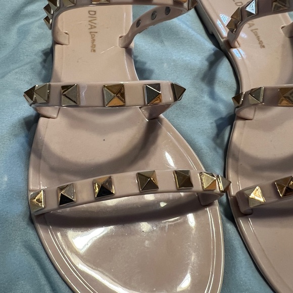 Flat jelly sandal with gold studs - Picture 3 of 4